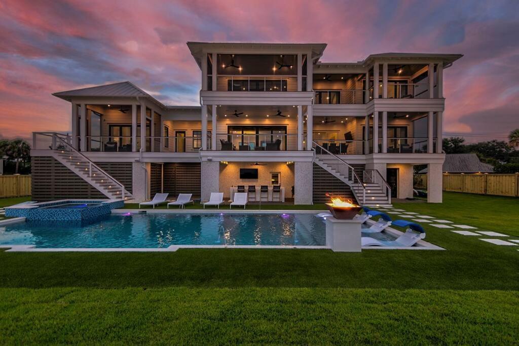 New Waterfront Home With Deep Water Dock Isle of Palms Buitenkant foto