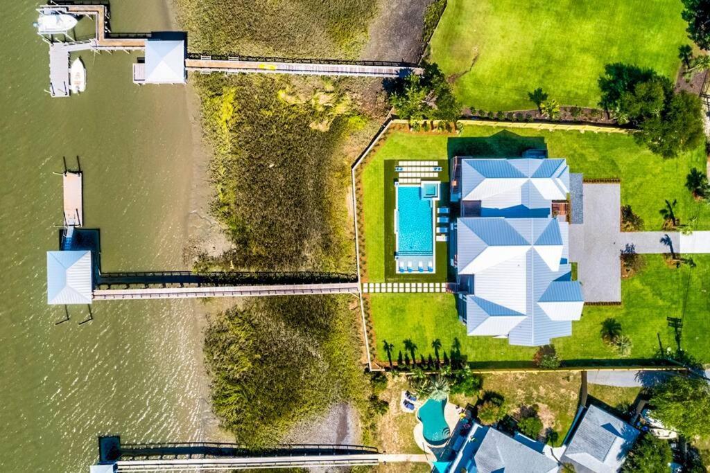 New Waterfront Home With Deep Water Dock Isle of Palms Buitenkant foto