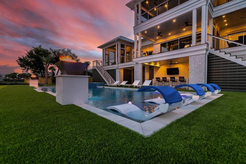 New Waterfront Home With Deep Water Dock Isle of Palms Buitenkant foto