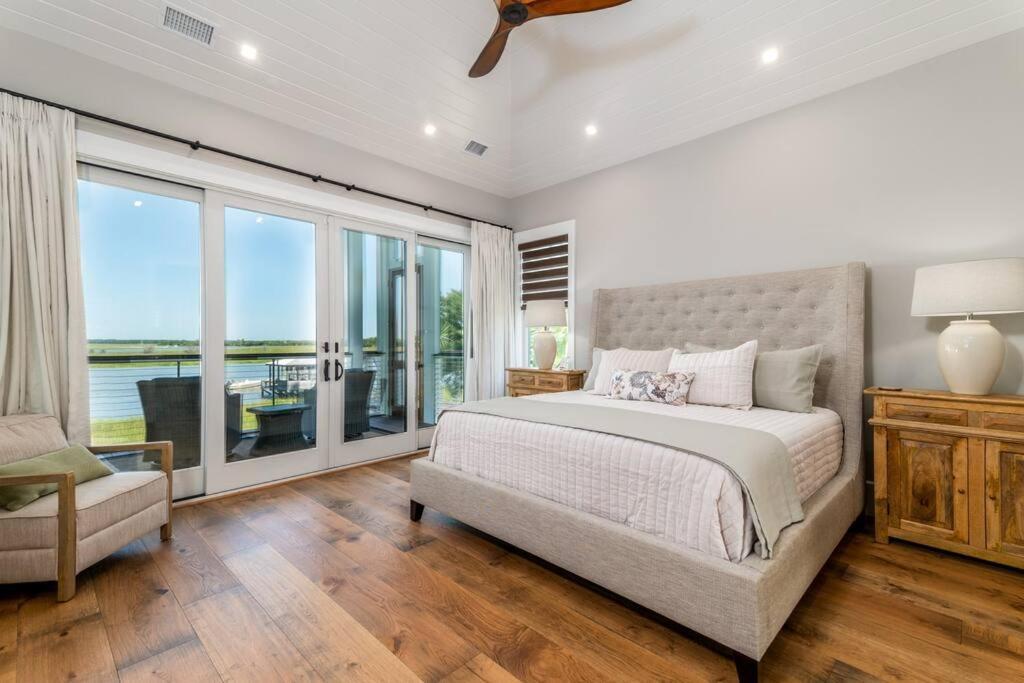 New Waterfront Home With Deep Water Dock Isle of Palms Buitenkant foto