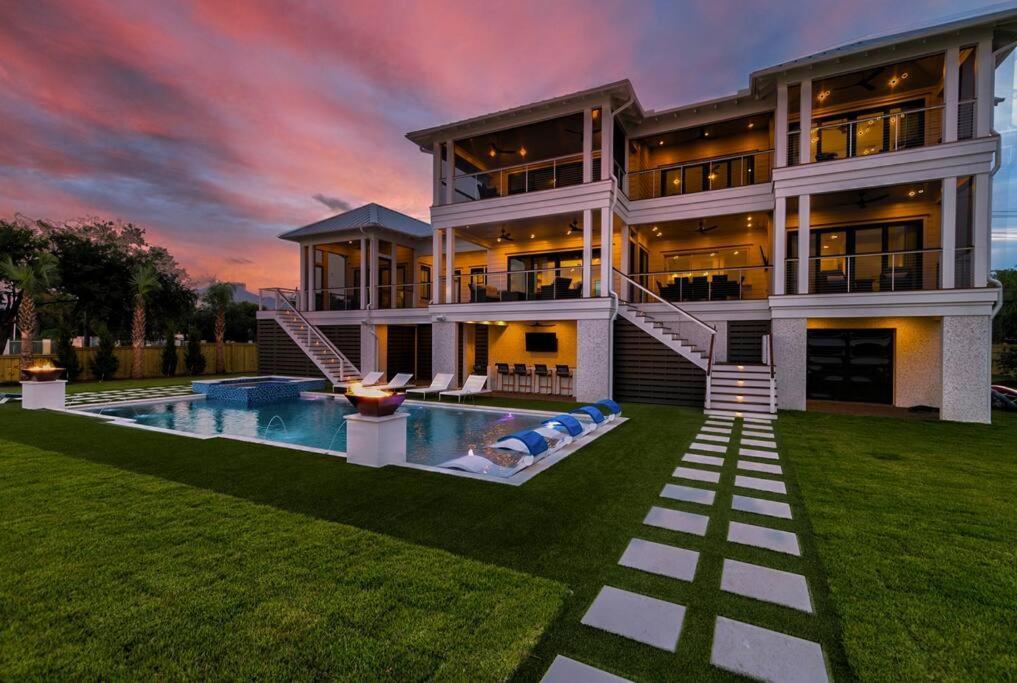 New Waterfront Home With Deep Water Dock Isle of Palms Buitenkant foto
