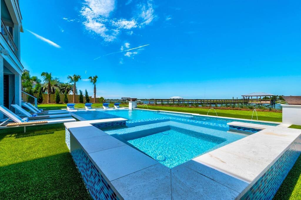 New Waterfront Home With Deep Water Dock Isle of Palms Buitenkant foto