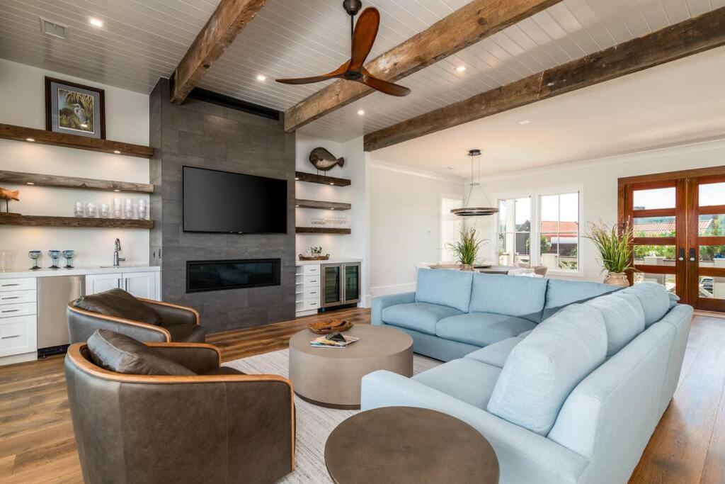 New Waterfront Home With Deep Water Dock Isle of Palms Buitenkant foto