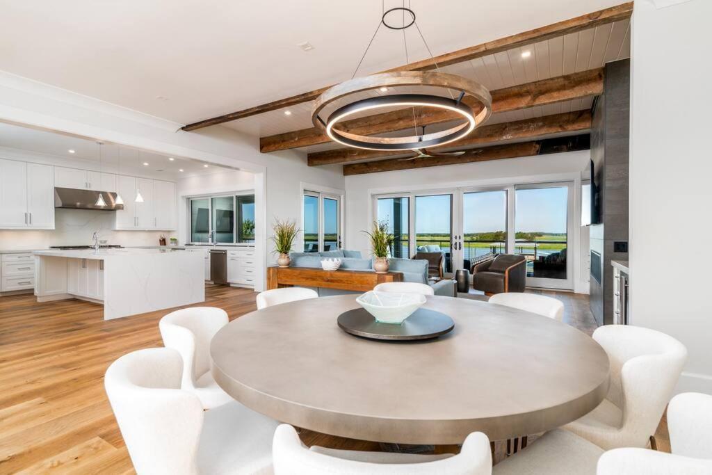 New Waterfront Home With Deep Water Dock Isle of Palms Buitenkant foto