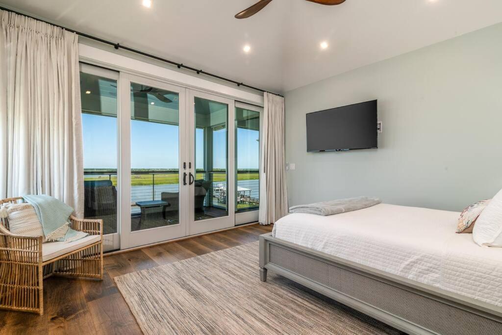 New Waterfront Home With Deep Water Dock Isle of Palms Buitenkant foto