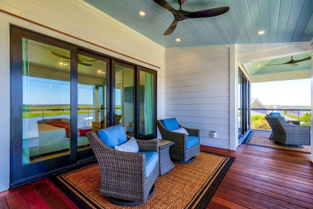 New Waterfront Home With Deep Water Dock Isle of Palms Buitenkant foto
